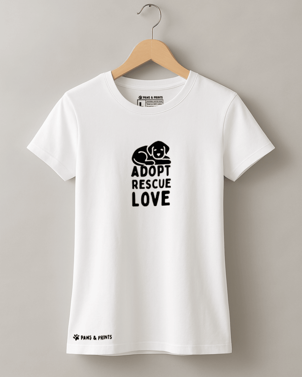 Camiseta mujer corte slim fit color blanco con estampado “adopt rescue love” de Paws & Prints