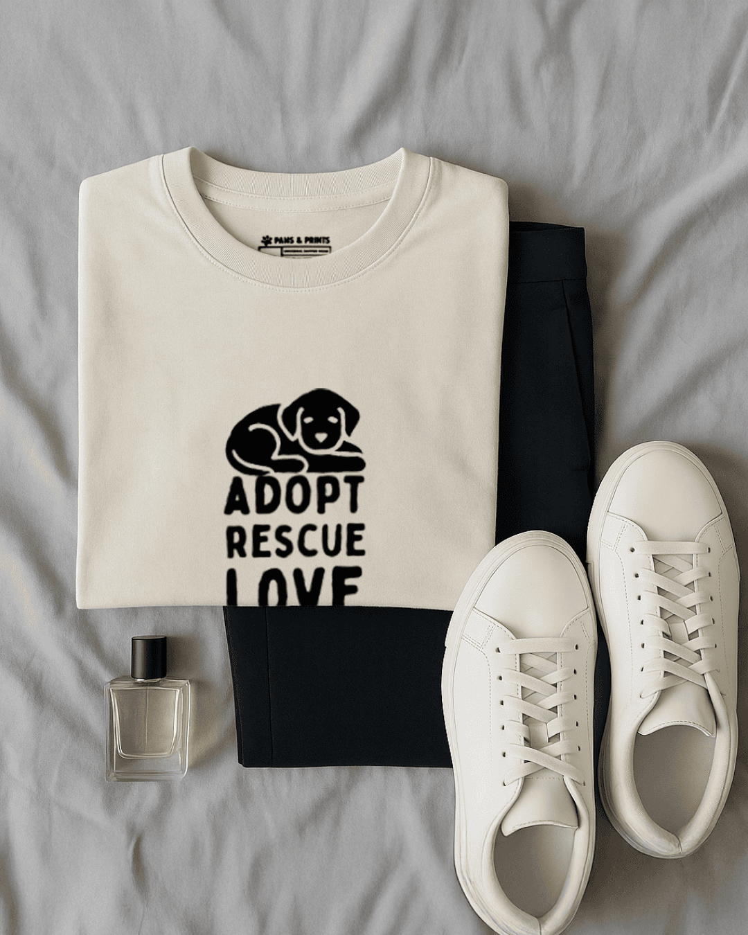 Outfit con camiseta hombre corte slim fit color blanco con estampado “adopt rescue love” de paws & prints