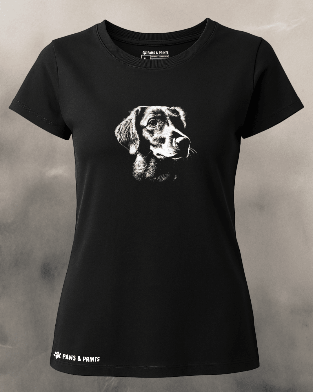 Camiseta mujer corte slim fit color negro con estampado “cara de perro labrador” de Paws & Prints